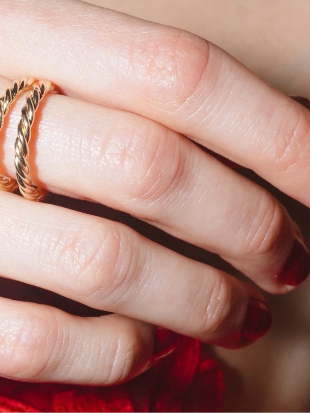 Delicate Twisted Rope Ring - Gold - Picture 3 of 3